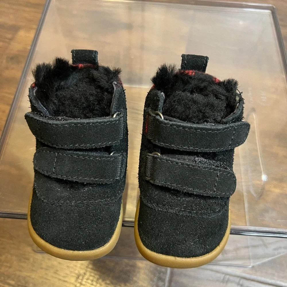 Ugg Pritchard Buffalo Plaid Infant Shoes/Boots Color Black/Red Size 0/1 XS